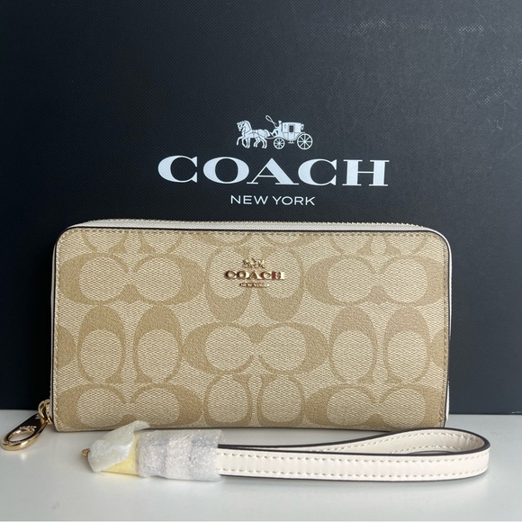 NWT Coach Long Zip Around Wallet In Signature Canvas - Picture 1 of 12